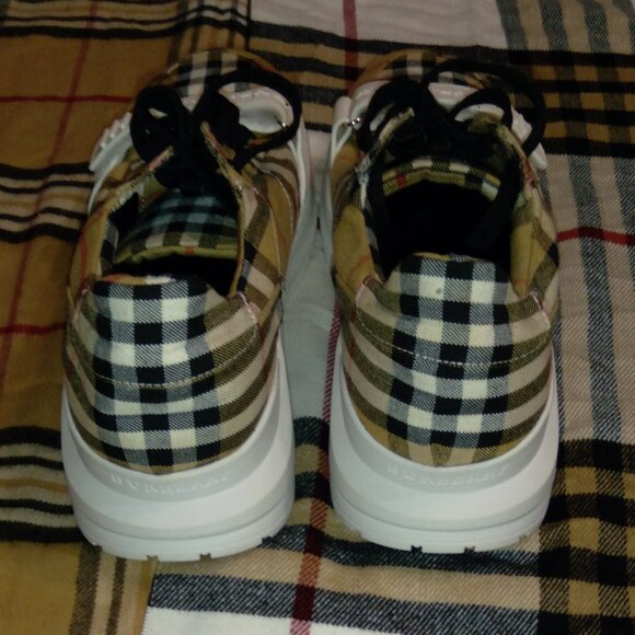 Mens Burberry Regis Trainers - Picture 4 of 4